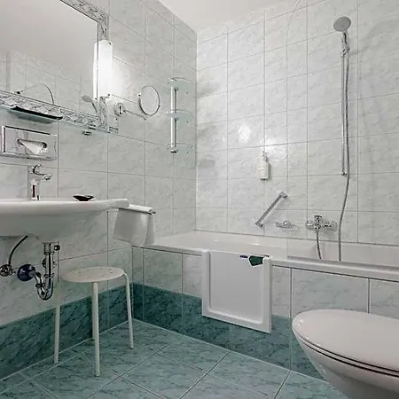 Hotel Schoenegg 3*