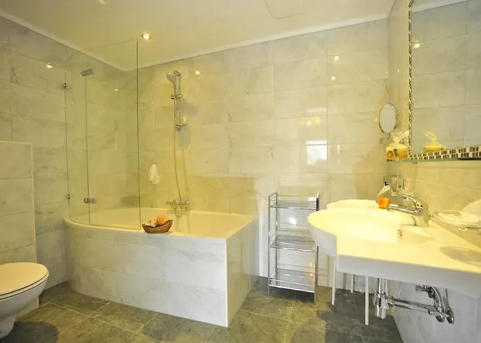 Schoenegg سيفيلد ان تيرول