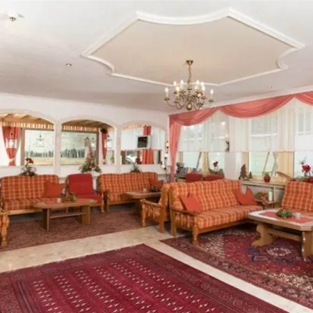 Otel Schoenegg 3*