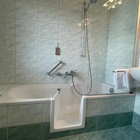 Hotel Schoenegg 3*