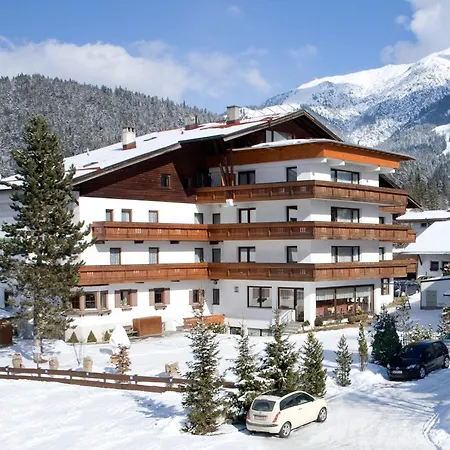 Hotel Schoenegg Seefeld w Tirolu